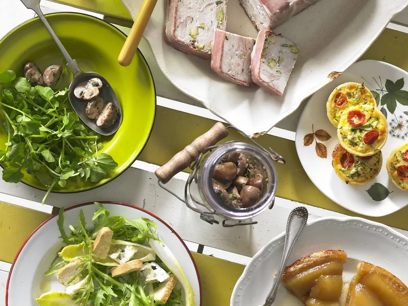 Tomato, zucchini and anchovy tarts | Women's Weekly Food