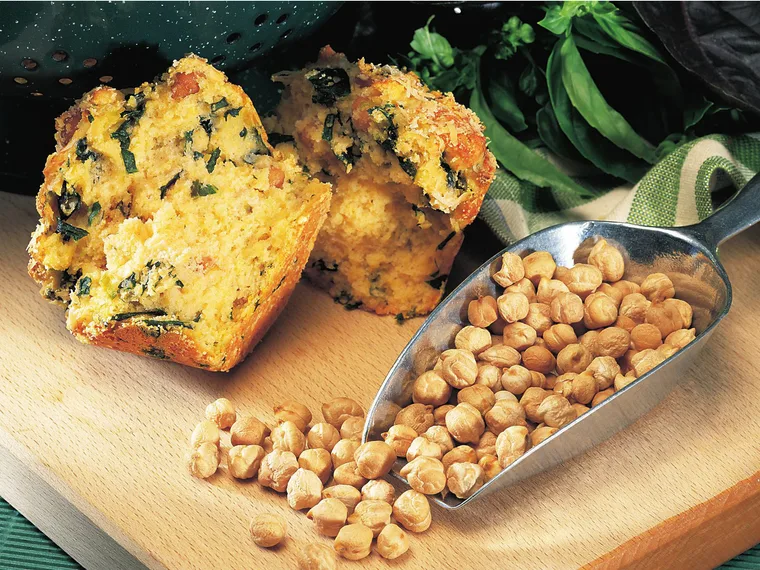 chickpea and spinach muffins