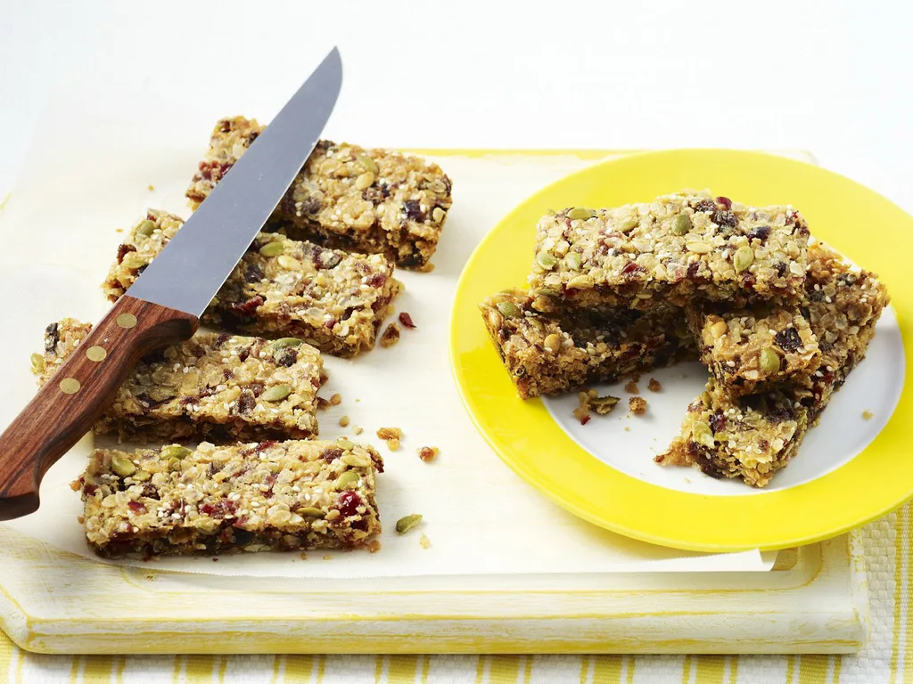 CRANBERRY AND HONEY MUESLI BARS