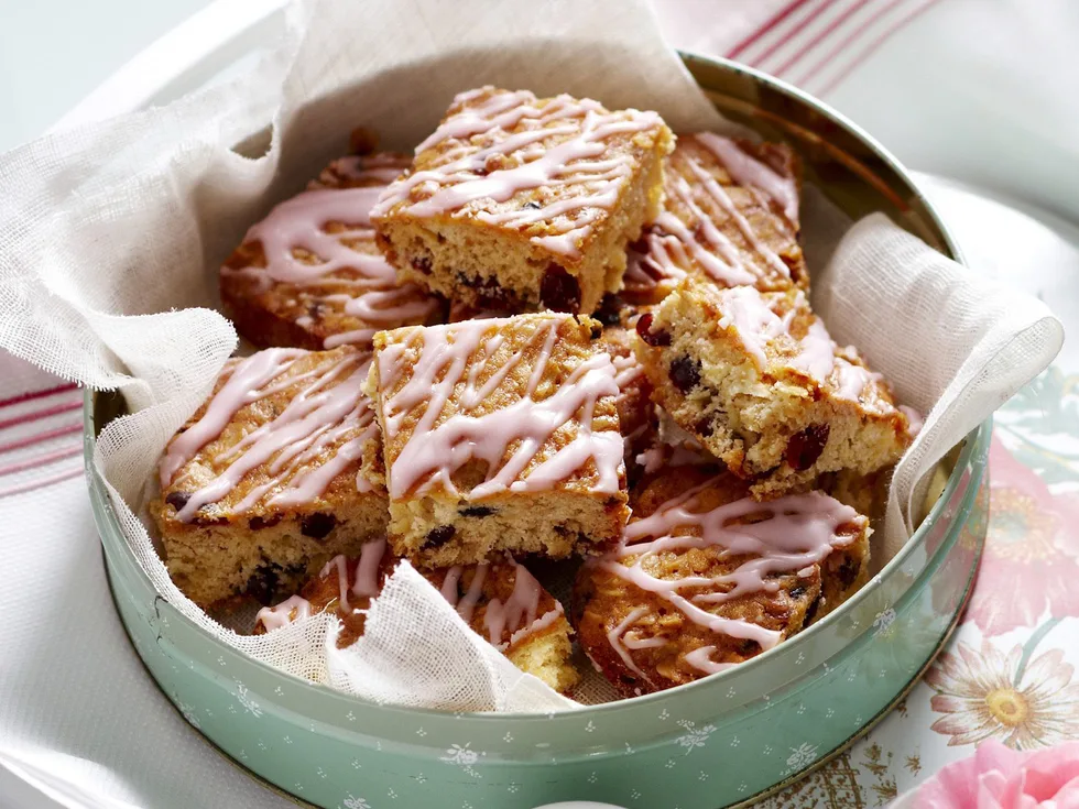 dried apple and cranberry muesli slice