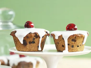 LITTLE CHRISTMAS CAKES