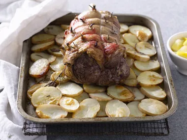 LEG OF LAMB ON LEMON SCENTED POTATOES