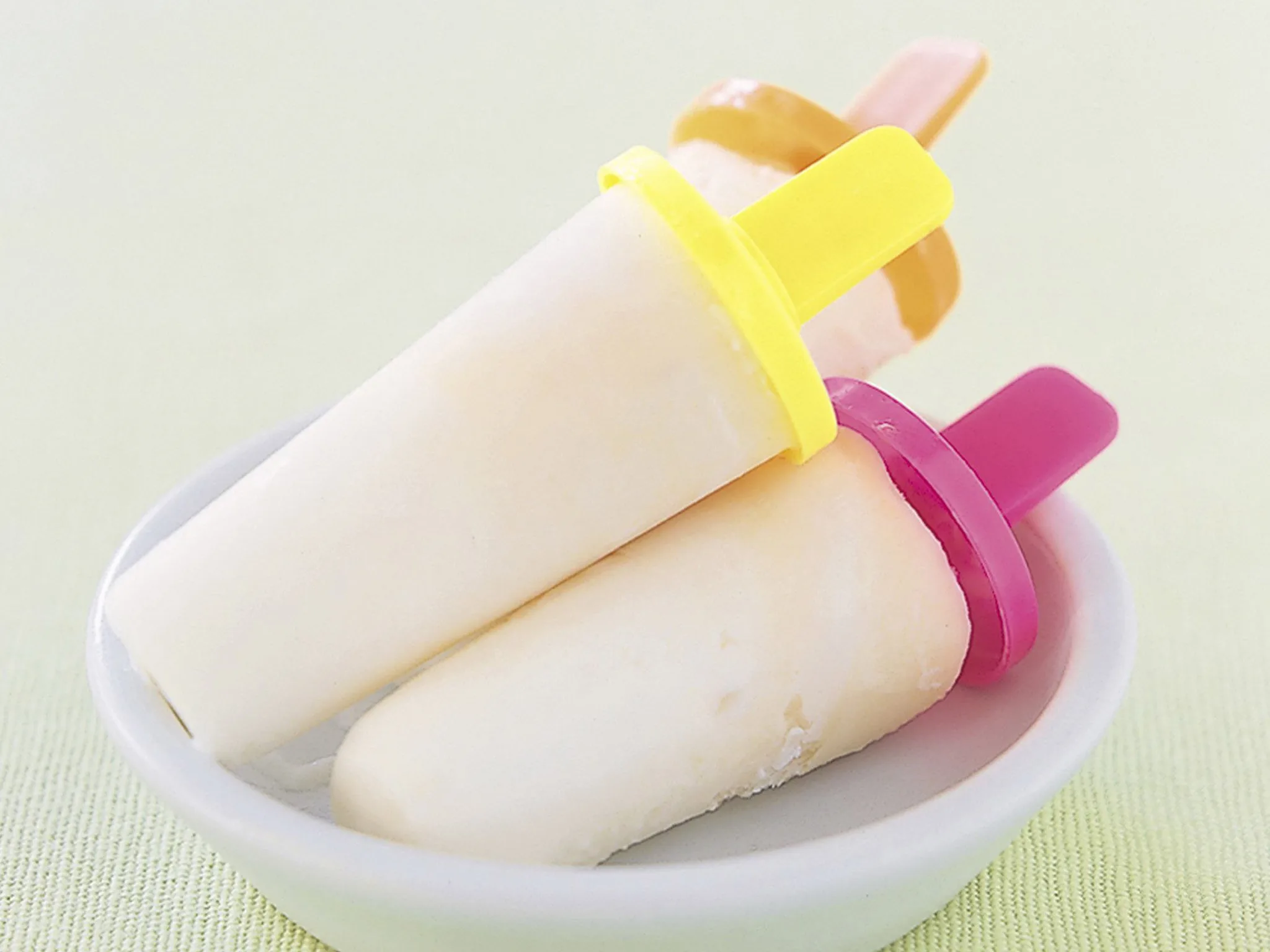 vanilla-caramel swirl ice-cream blocks