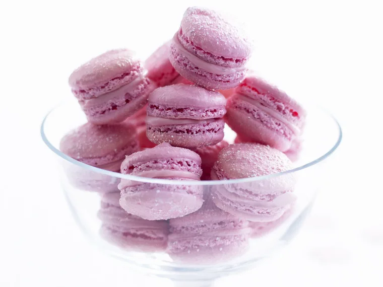 raspberry macaroons