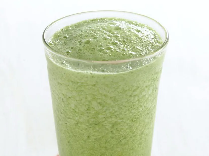 Green fruit and vegetable smoothie | Women's Weekly Food
