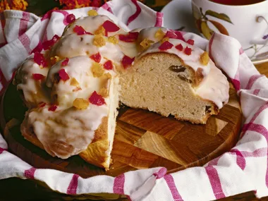 CUSTARD TEACAKE