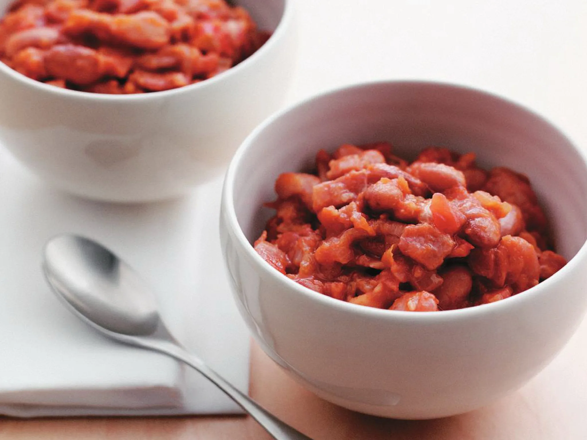 maple-syrup-flavoured borlotti beans with bacon