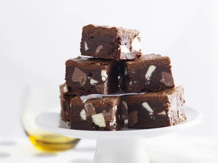 CHOCOLATE BROWNIE SLICE
