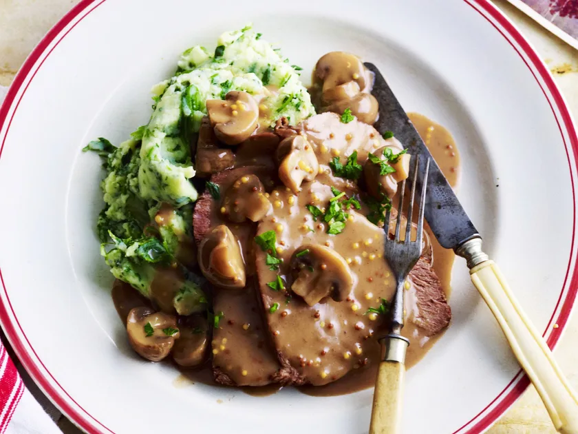 Braised Beef with Red Wine and Mushroom Sauce