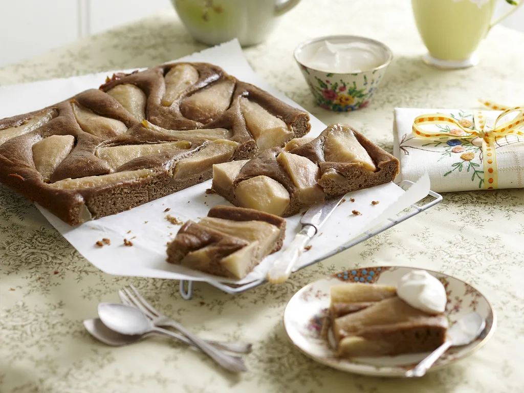 caramelised pear and gingerbread slice