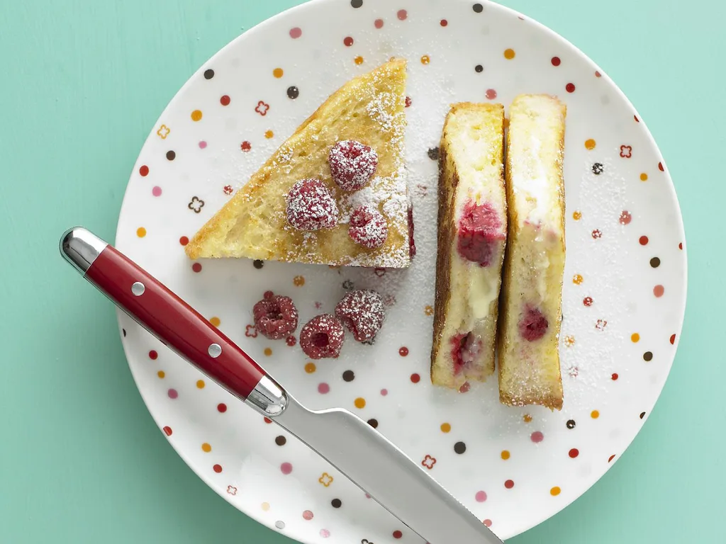 white chocolate and raspberry french toast