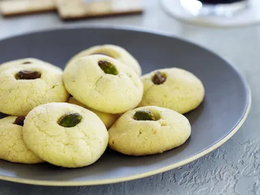 pistachio shortbread mounds