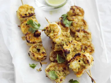 chilli king prawn skewers with pistachio coriander rub