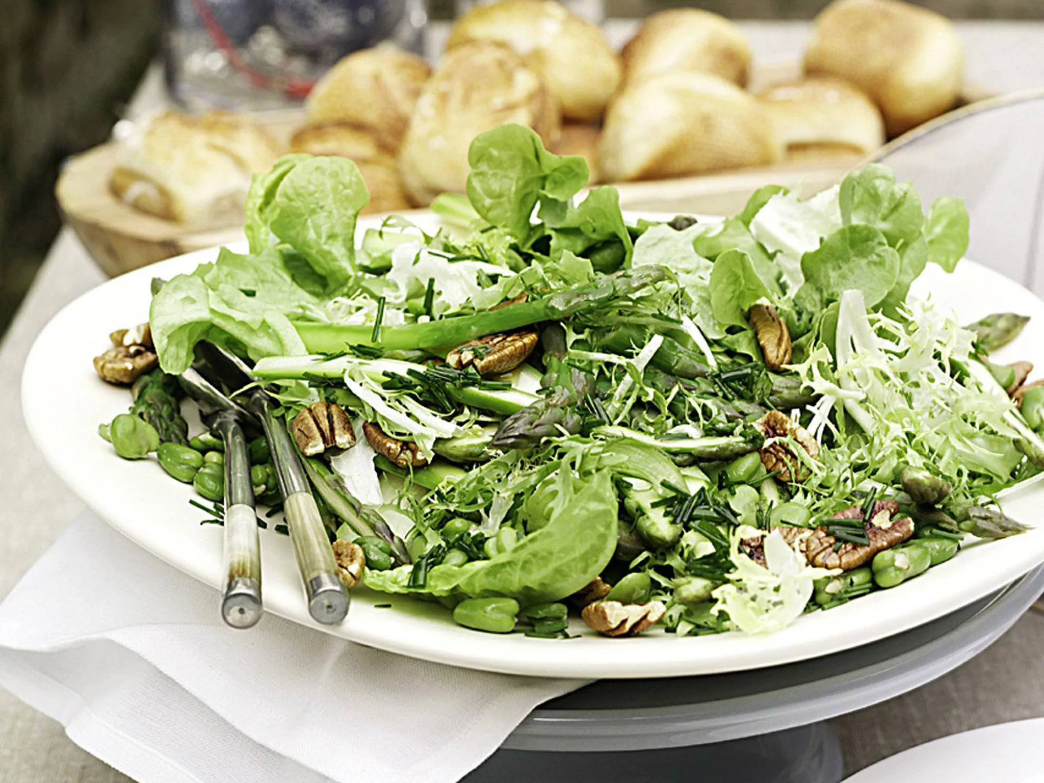 Asparagus and broad bean salad