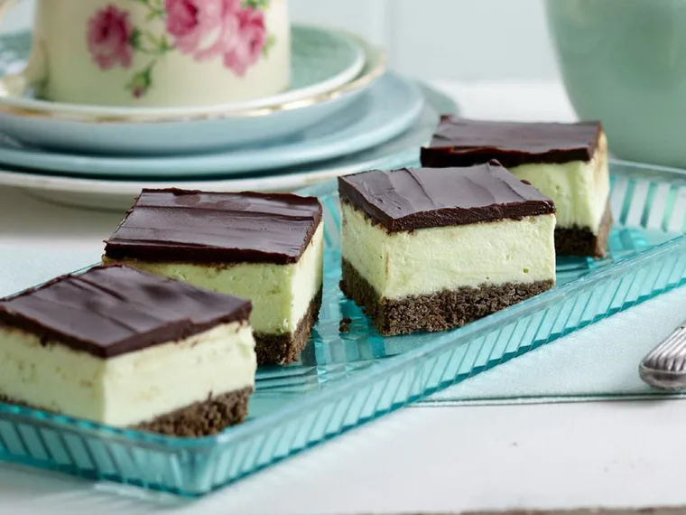 mint-chocolate cheesecake slice