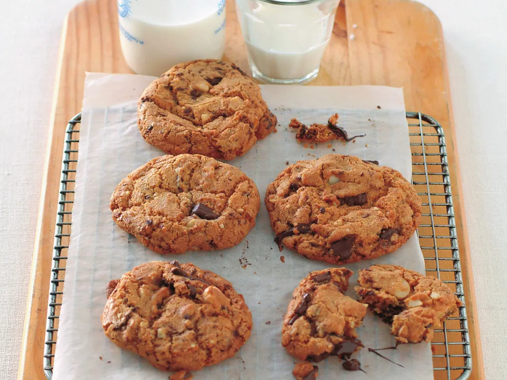 chunky chewy choc-chip cookies