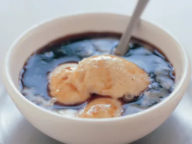 vanilla bean ice cream with espresso sauce