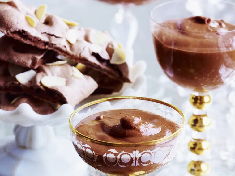 chocolate mousse with chocolate meringue crisps