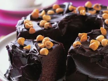 MICROWAVE CHOCOLATE HAZELNUT CAKE