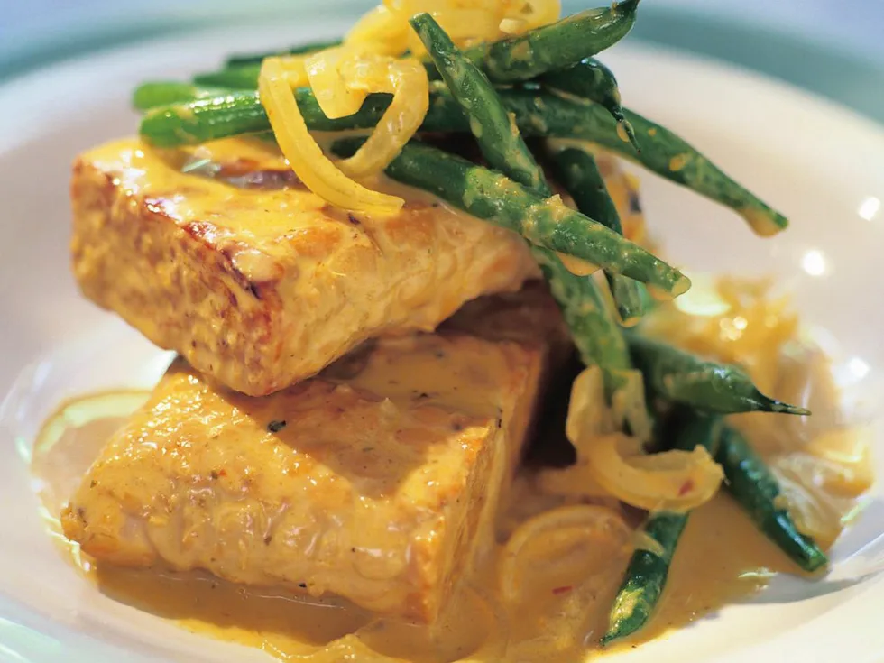 tempeh with thai bean curry