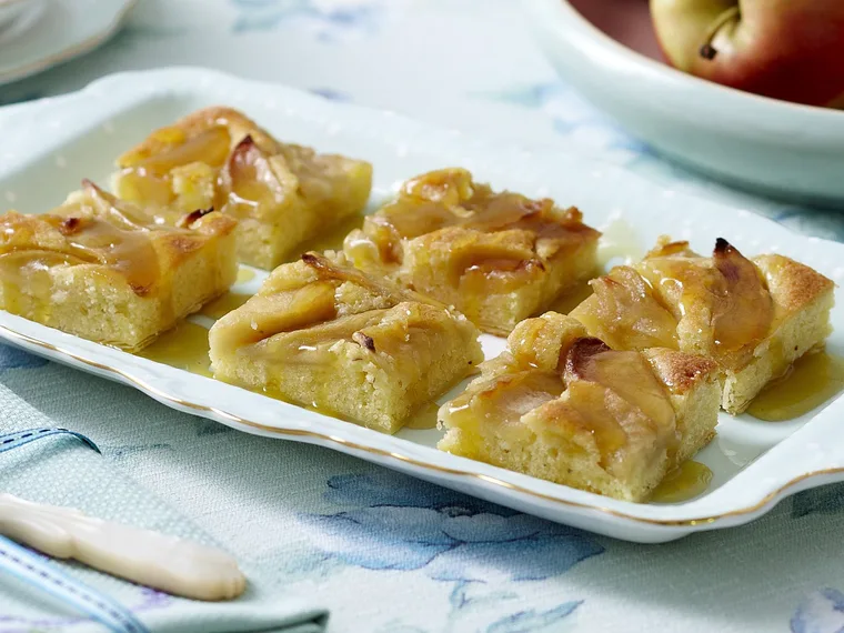 caramel apple squares