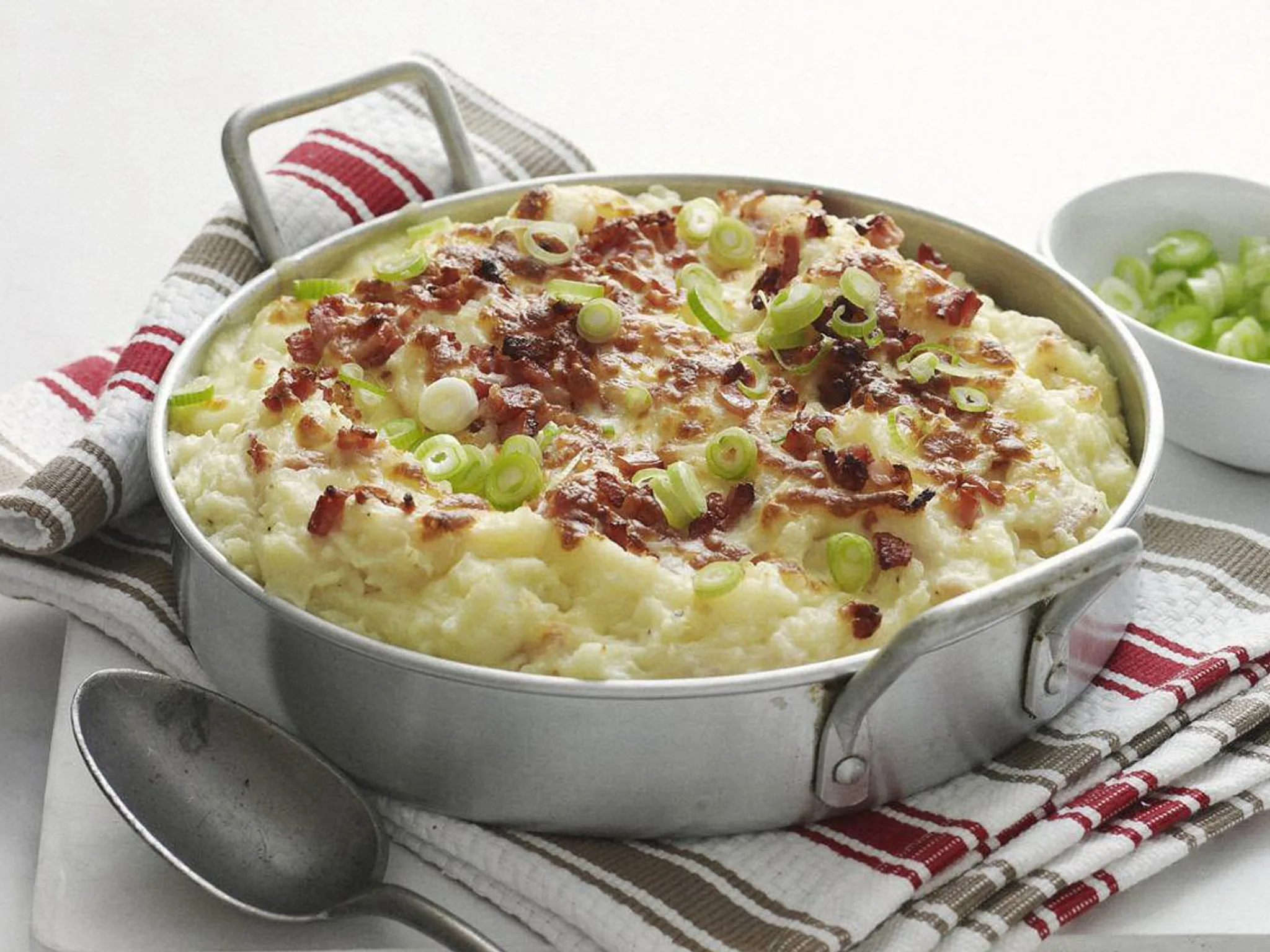 MASHED POTATO AND BACON BAKE