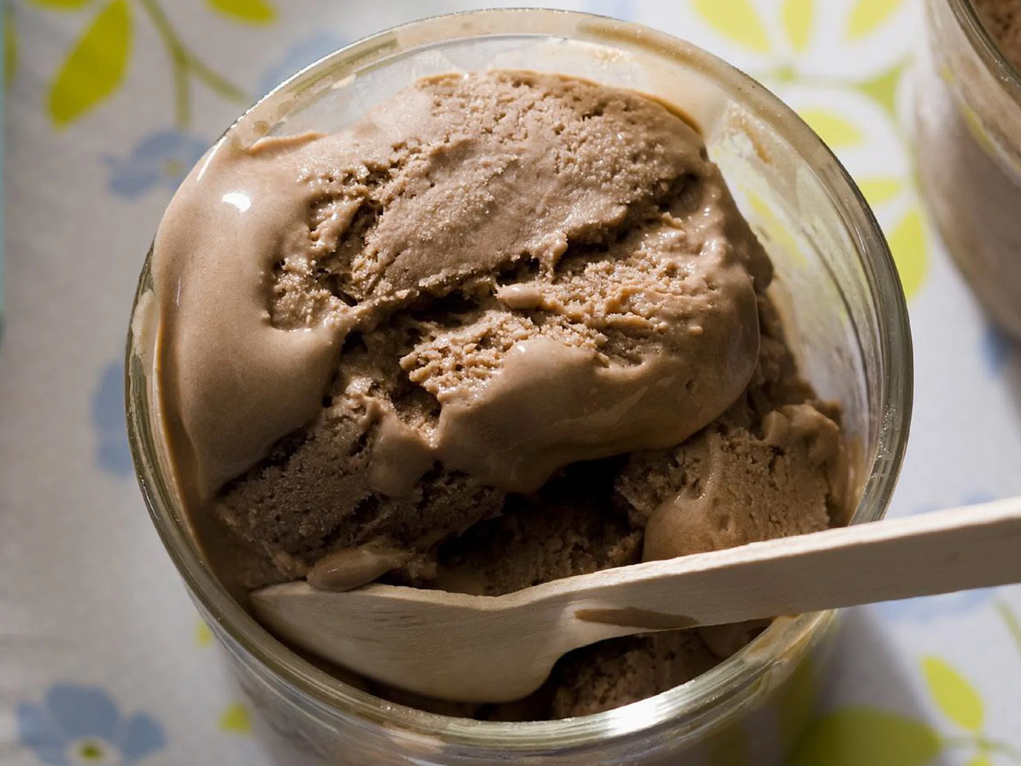 Chocolate and cinnamon ice-cream