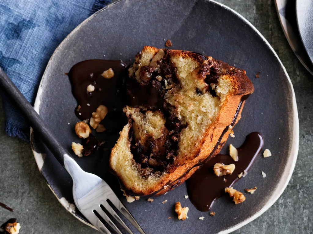 CHOCOLATE AND CINNAMON Babka