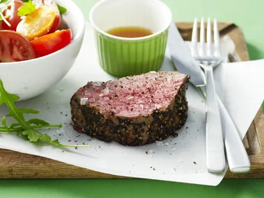 peppered steak with tomato and rocket salad