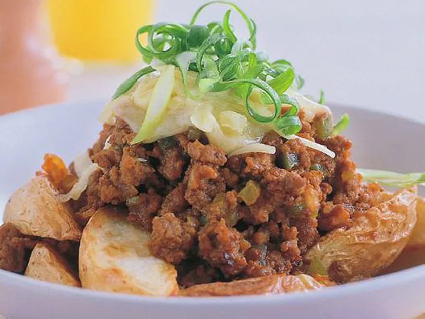 Potato wedges with topping | Women's Weekly Food