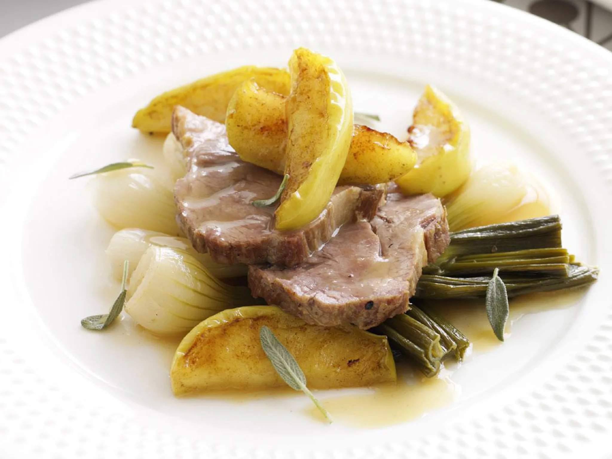pot-roasted pork with apples