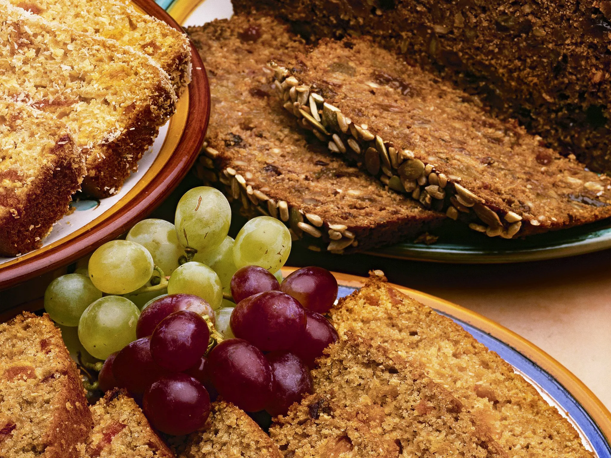 WHOLEMEAL FRUIT AND COCONUT LOAF