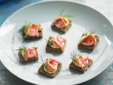 smoked trout with pickled onion on rye