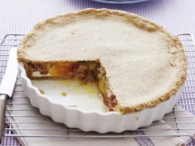 egg and bacon pie