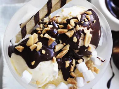 ice-cream sundaes