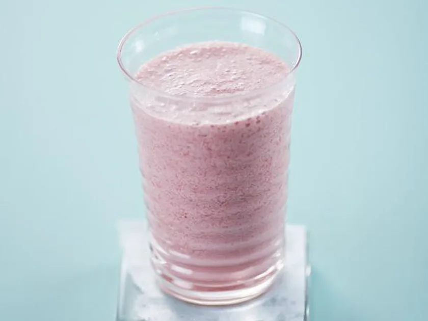 Almond and berry smoothie | Women's Weekly Food