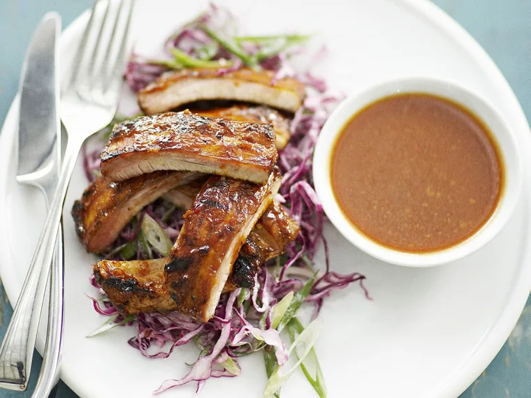 Barbecued pork spareribs with red cabbage coleslaw