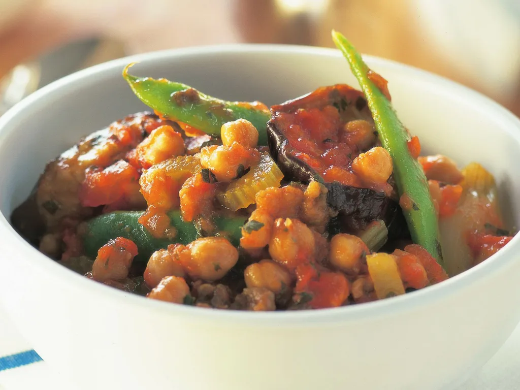 Eggplant, tomato and chickpea casserole