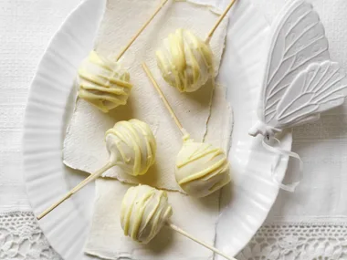 white chocolate passionfruit popcakes