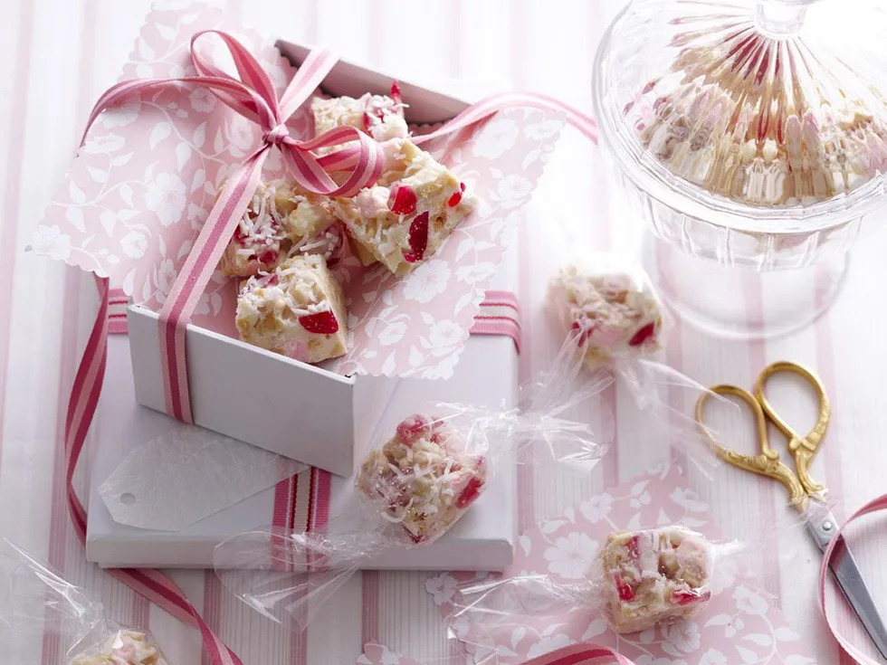 white chocolate and raspberry rocky road