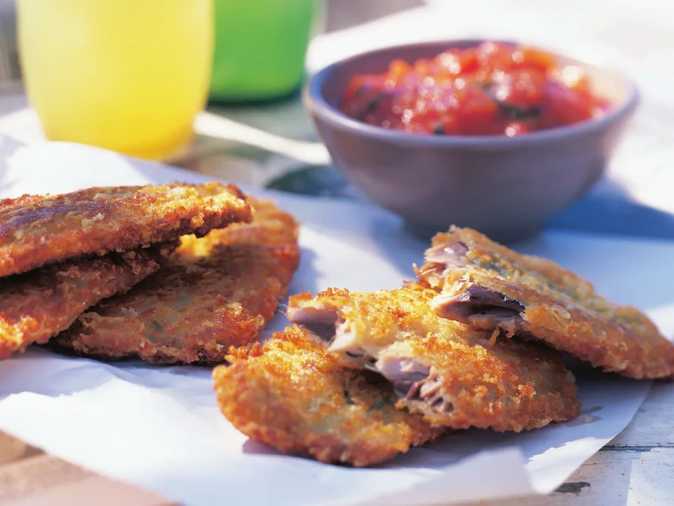 sardines with parmesan crumbs and fresh tomato sauce