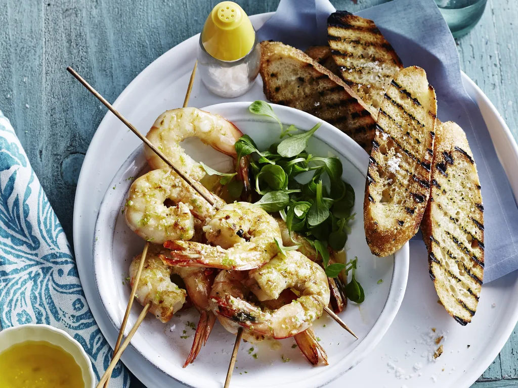 GRILLED PRAWNS WITH LEMON GRASS & LIME