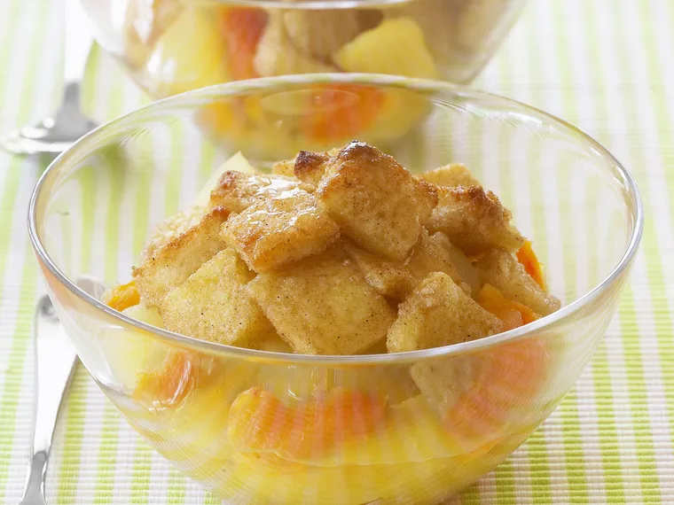 APPLE `N' APRICOT BREAD PUDDINGS