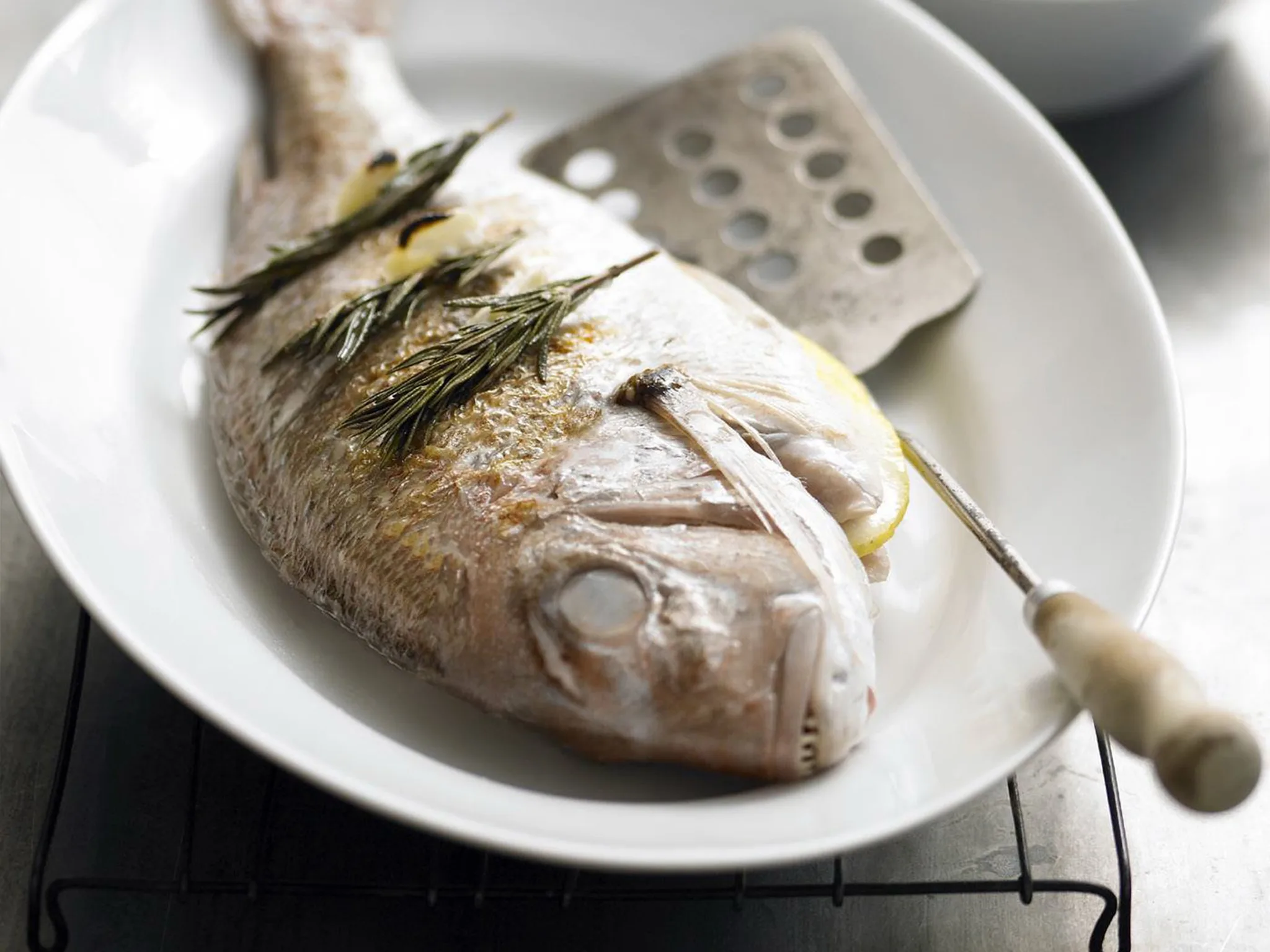 BARBECUED FISH WITH VEGETABLE PARCELS