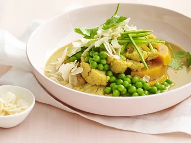 cauliflower, pumpkin and pea curry