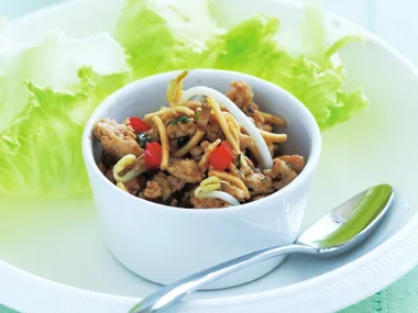 chicken sang choy bow