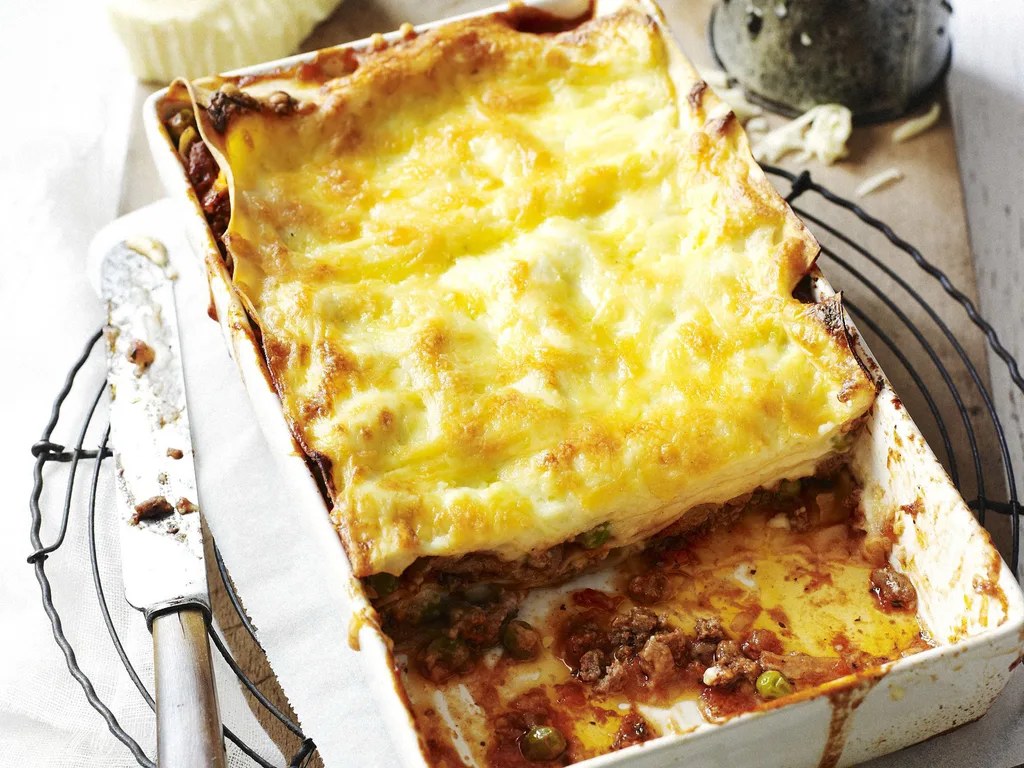 tomato, beef and pea lasagne