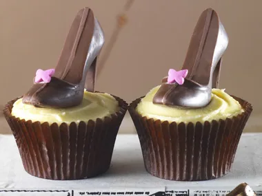 HIGH HEELS