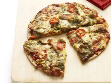 pesto chicken pizza