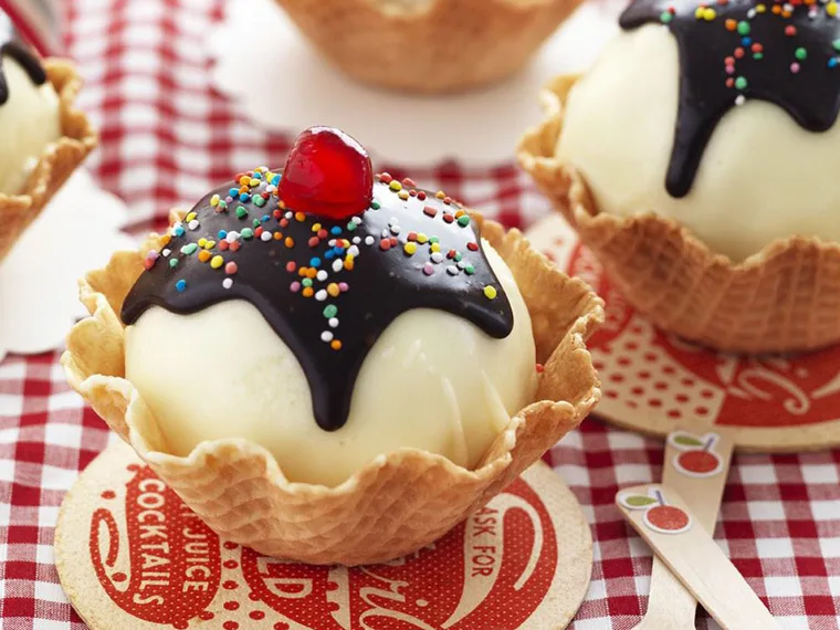 ice-cream sundaes